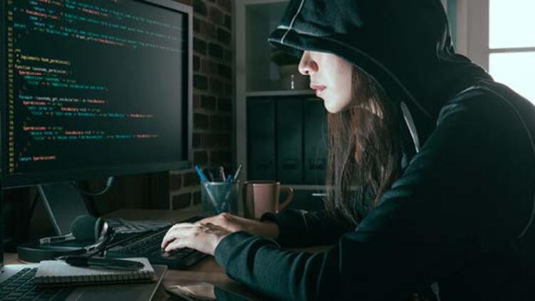 Yeliz Satır Bayan Siber Güvenlik Uzmanı